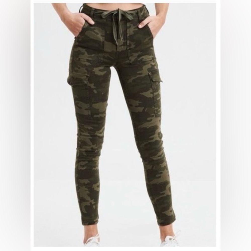 American Eagle Camo Super Hi Rise Jegging Crop Jeans